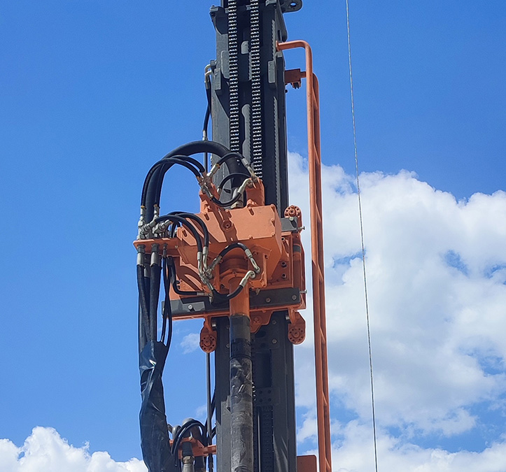 πλατφόρμα διάτρησης EXPLORER Down the hole coring drilling machine rig A2