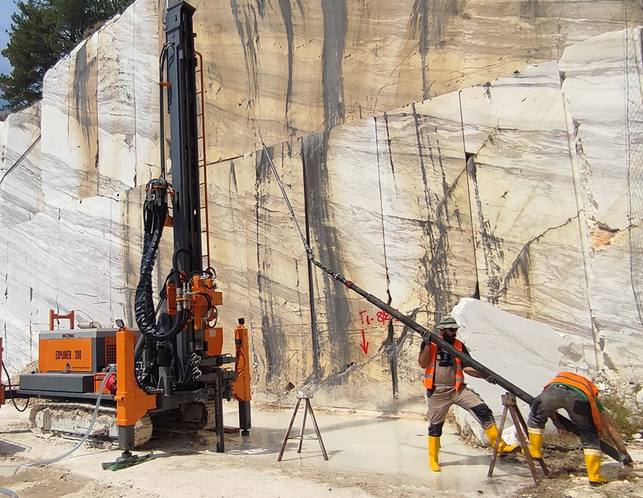 EXPLORER DRILLING MACHINE DTH CORING